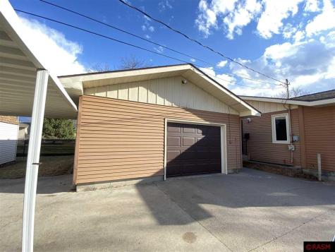 1326 Jefferson Street North New Ulm MN 56073