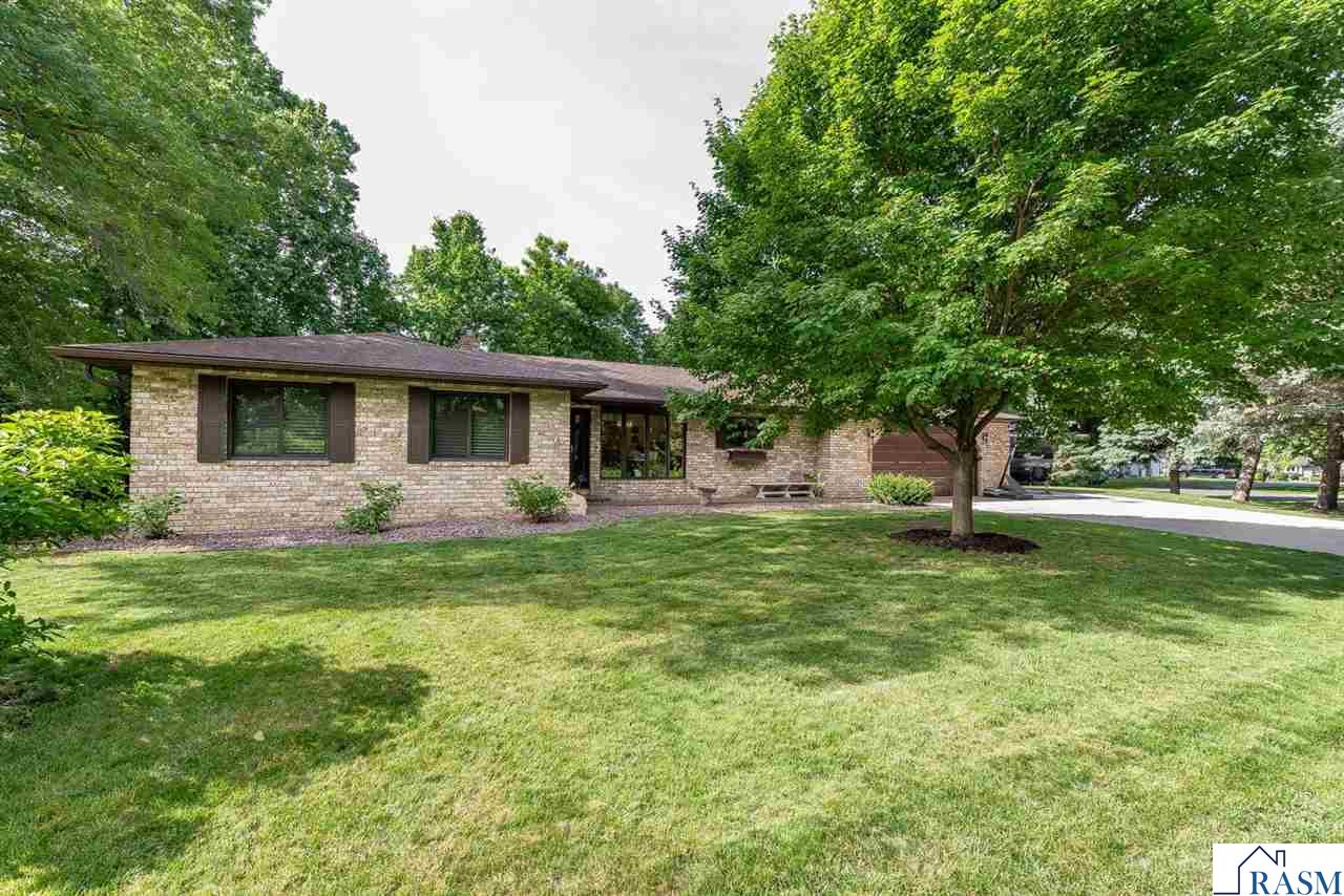 137 Maple Park Drive Mankato MN 56001