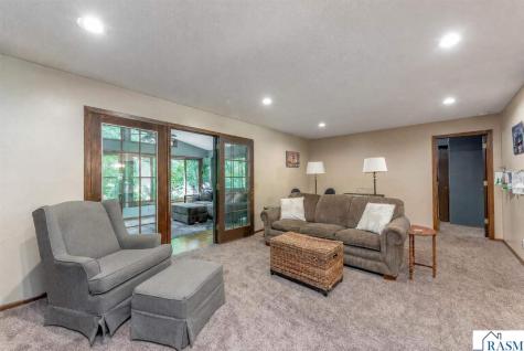 137 Maple Park Drive Mankato MN 56001