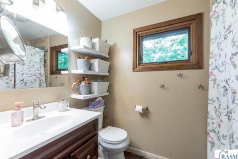 137 Maple Park Drive Mankato MN 56001