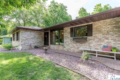137 Maple Park Drive Mankato MN 56001