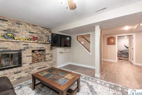 137 Maple Park Drive Mankato MN 56001