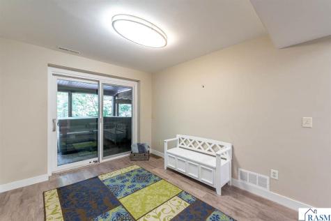 137 Maple Park Drive Mankato MN 56001