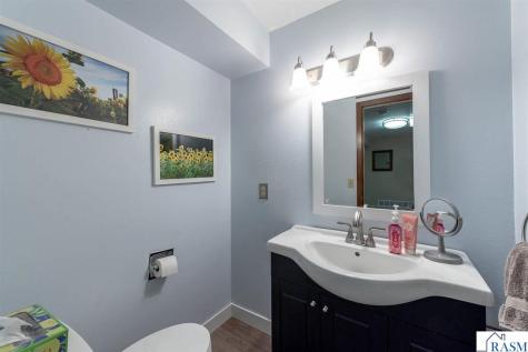 137 Maple Park Drive Mankato MN 56001