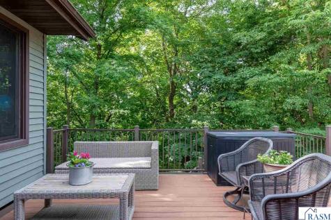 137 Maple Park Drive Mankato MN 56001
