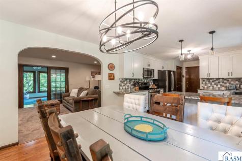 137 Maple Park Drive Mankato MN 56001