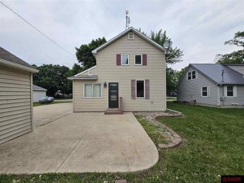 202 3rd East Street Hanska MN 56041