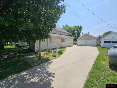 202 3rd East Street Hanska MN 56041