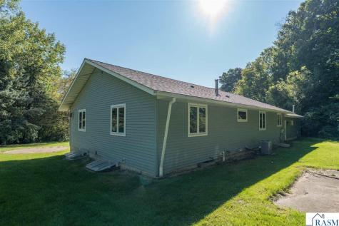 48818 Old River Bluff Road St. Peter MN 56082