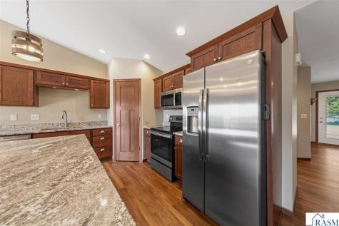 611 Mari-dean Boulevard Lake Crystal MN 56055