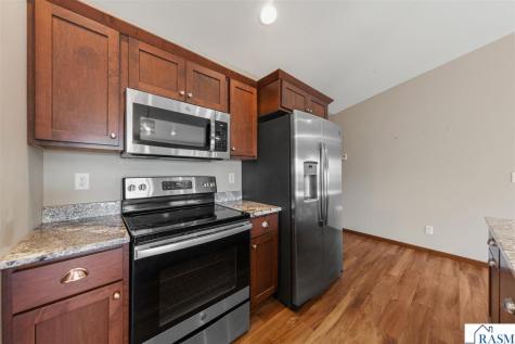 611 Mari-dean Boulevard Lake Crystal MN 56055