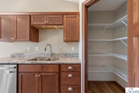 611 Mari-dean Boulevard Lake Crystal MN 56055