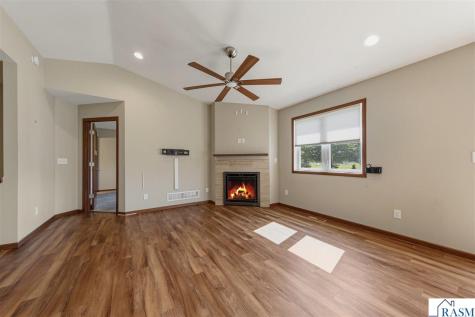 611 Mari-dean Boulevard Lake Crystal MN 56055