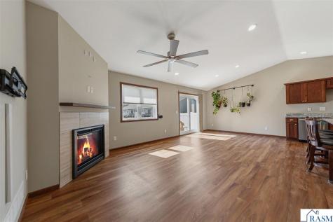 611 Mari-dean Boulevard Lake Crystal MN 56055