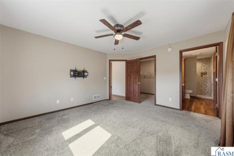 611 Mari-dean Boulevard Lake Crystal MN 56055