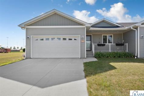 611 Mari-dean Boulevard Lake Crystal MN 56055