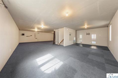 611 Mari-dean Boulevard Lake Crystal MN 56055