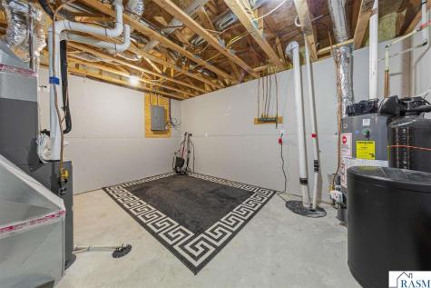 611 Mari-dean Boulevard Lake Crystal MN 56055