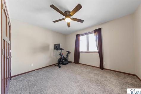 611 Mari-dean Boulevard Lake Crystal MN 56055