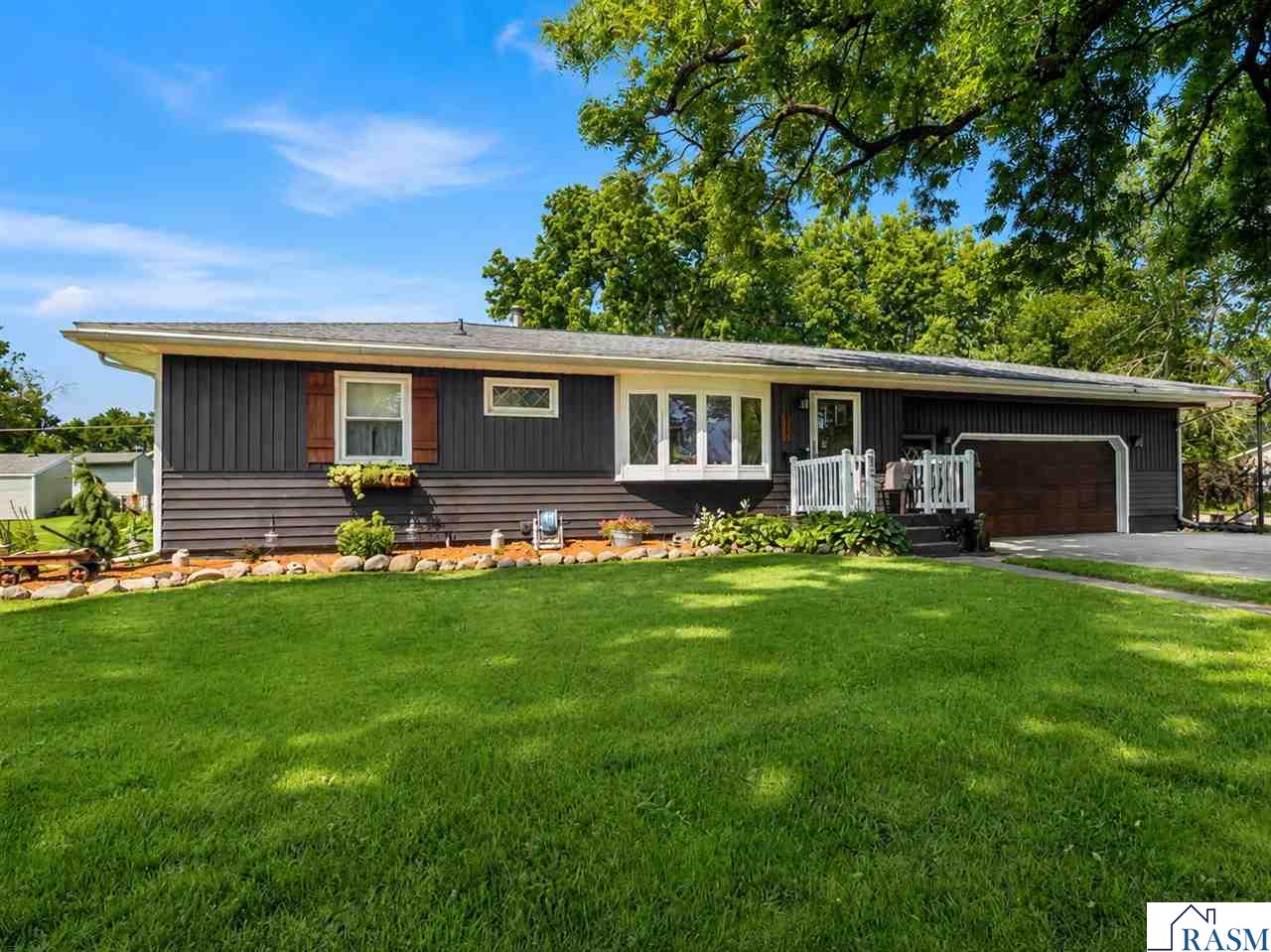 313 SE 1st Street Madelia MN 56062
