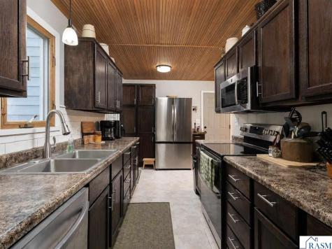 313 SE 1st Street Madelia MN 56062