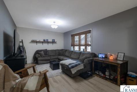 313 SE 1st Street Madelia MN 56062