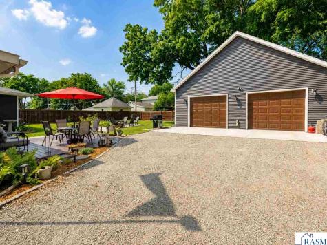 313 SE 1st Street Madelia MN 56062