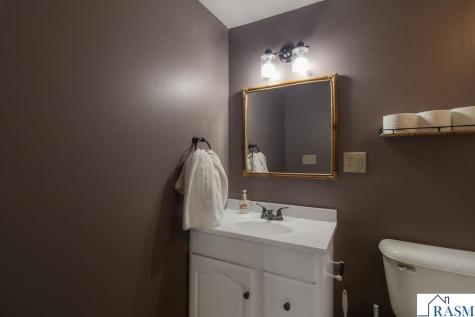313 SE 1st Street Madelia MN 56062