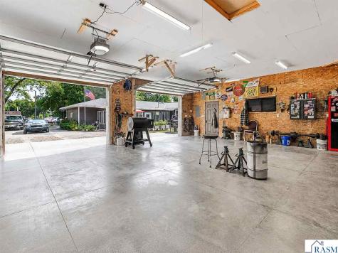 313 SE 1st Street Madelia MN 56062