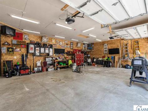 313 SE 1st Street Madelia MN 56062