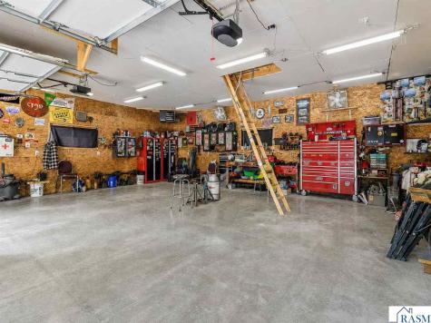 313 SE 1st Street Madelia MN 56062