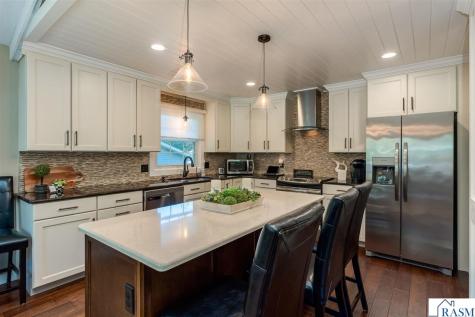 204 Viking Drive Mankato MN 56001