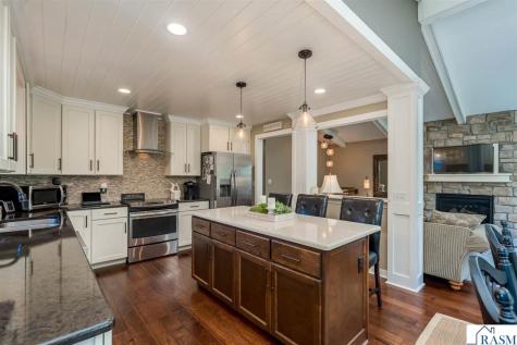 204 Viking Drive Mankato MN 56001
