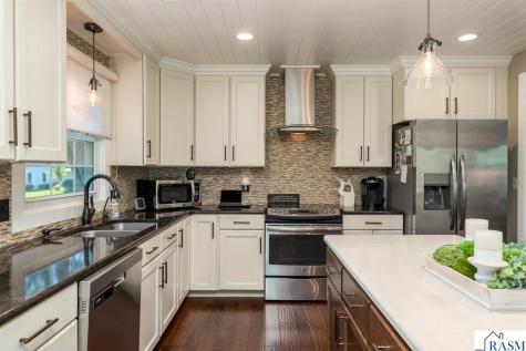 204 Viking Drive Mankato MN 56001