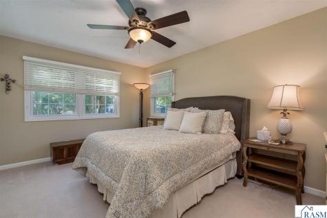 204 Viking Drive Mankato MN 56001