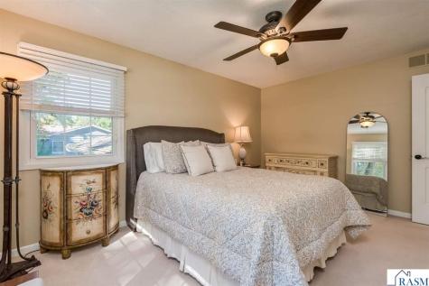 204 Viking Drive Mankato MN 56001