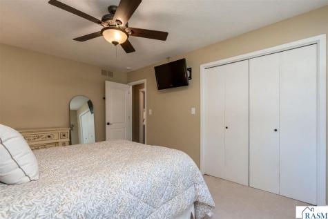 204 Viking Drive Mankato MN 56001