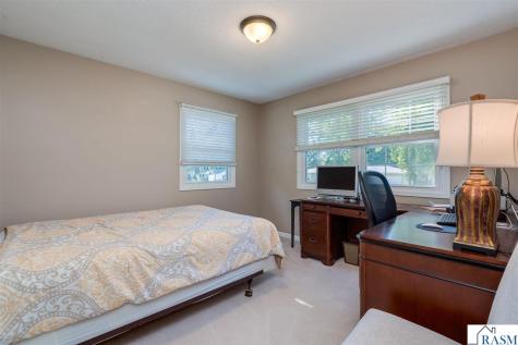 204 Viking Drive Mankato MN 56001