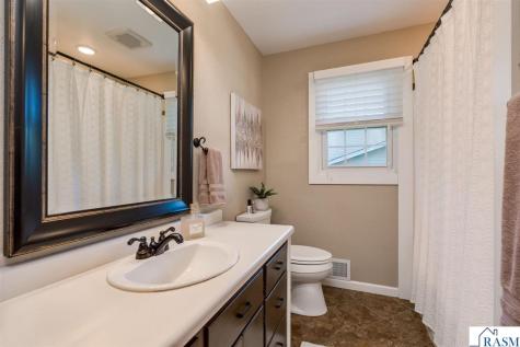 204 Viking Drive Mankato MN 56001