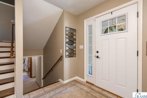 204 Viking Drive Mankato MN 56001
