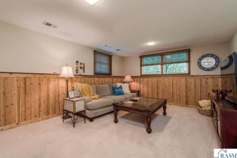 204 Viking Drive Mankato MN 56001