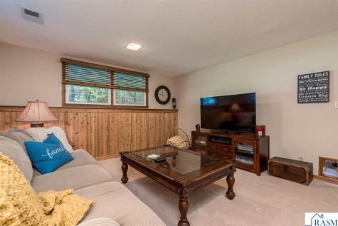 204 Viking Drive Mankato MN 56001