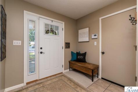 204 Viking Drive Mankato MN 56001