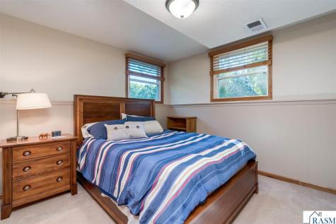 204 Viking Drive Mankato MN 56001