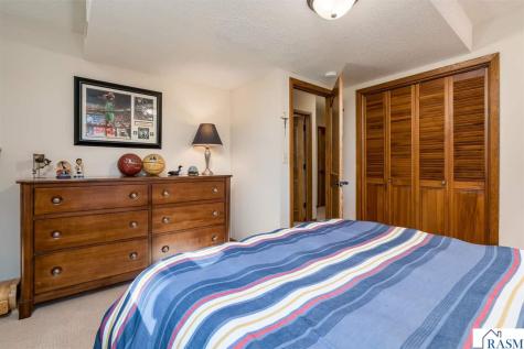 204 Viking Drive Mankato MN 56001