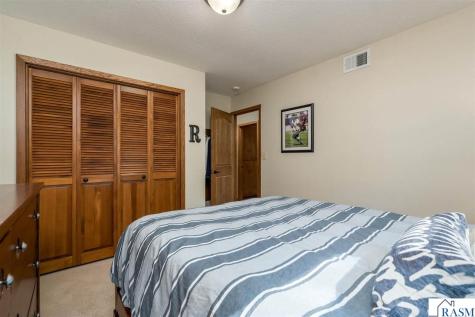 204 Viking Drive Mankato MN 56001