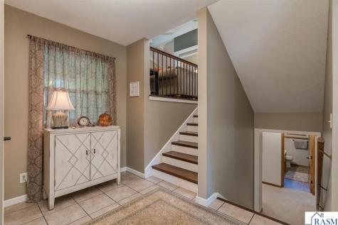 204 Viking Drive Mankato MN 56001