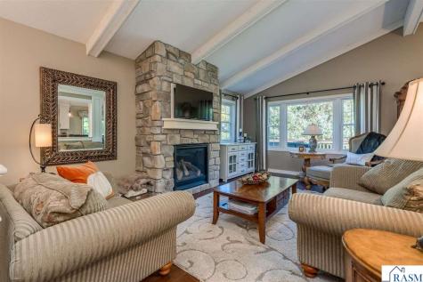 204 Viking Drive Mankato MN 56001