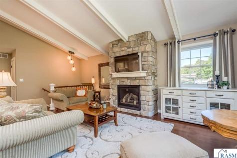 204 Viking Drive Mankato MN 56001