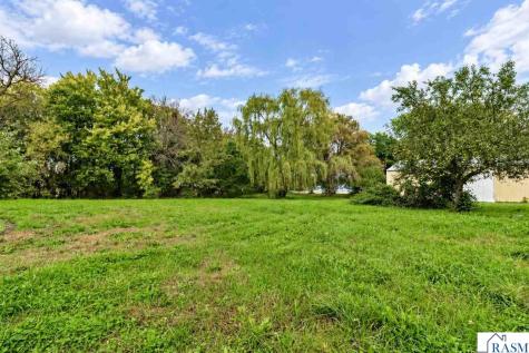 42328 750th Avenue St. James MN 56081